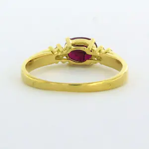 18k geel gouden ring met robijn en briljant geslepen diamant tot. 0.16ct kopen? Bied vanaf 320!