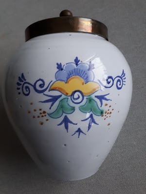 Royal Goedewaagen - Aardenwerk Tabakspot met koperen / messing deksel kopen? Bied vanaf 1!