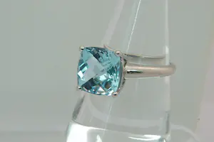 35- Chique 14Kt wit-gouden "Jarrèl Italy" set sieraden met aquamarijnen kopen? Bied vanaf 920!