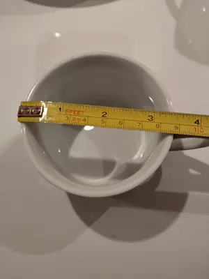 Keith Haring - Servies: 3 verschillende maten borden, 1 koffiekop en schotel kopen? Bied vanaf 250!