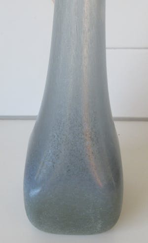 Niet of onleesbaar gesigneerd - Studio hand geblazen glazen flesvaas met vierkante voet kopen? Bied vanaf 1!
