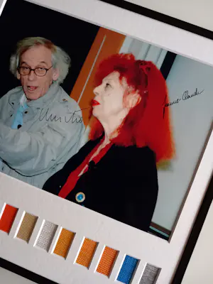 Christo - Jeanne-Claude – handgesigneerde foto door beiden + 12 originele fabrics kopen? Bied vanaf 960!