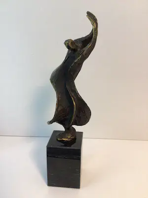 AcheterBernadette Leijdekkers - Sculptuur “ DANS ! “ gesigneerd? Enchérissez de 30!