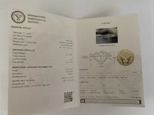 Aangeboden diamant van 0,41karaat. ALGT-certificaat inbegrepen kopen? Bied vanaf 700!