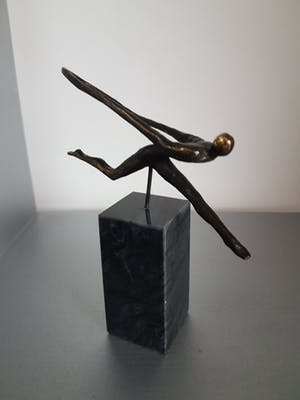 Corry Ammerlaan - Beeld "De sprong wagen" kopen? Bied vanaf 20!