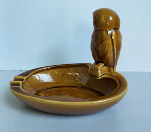 Plateelbakkerij Zuid-Holland - Asbak van "UILTJE" sigaren kopen? Bied vanaf 25!