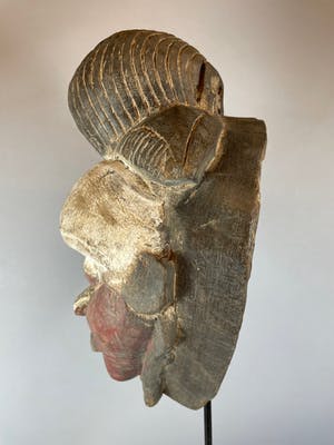 Punu - 211154 Tribal used Old African female mask from the Punu - Gabon. kopen? Bied vanaf 45!