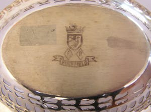 Niet of onleesbaar gesigneerd - Verzilverd Ajour bewerkte broodmand - A&R Sheffield - Engeland kopen? Bied vanaf 1!