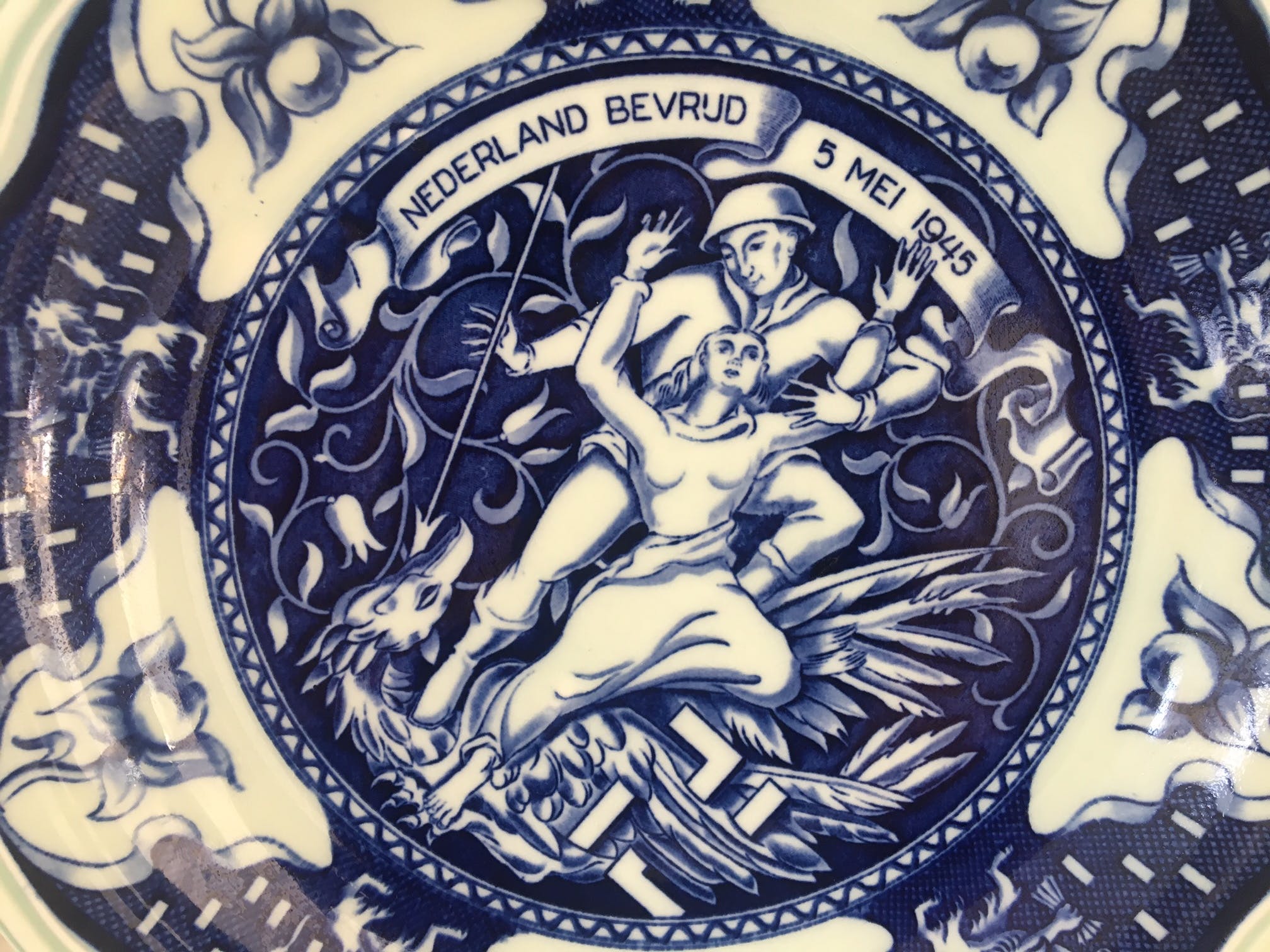 Firma Regout & Co - & Mosa Maastricht - Twee wandborden kopen? Bied vanaf 1!