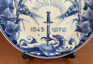 Porceleyne Fles - Herdenkingsbord 25 bevrijding WOII kopen? Bied vanaf 20!