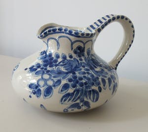 Niet of onleesbaar gesigneerd - Blauw witte art deco platelen Hengselkan kopen? Bied vanaf 1!