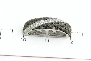 67- Elegante wit-gouden 14 karaats hanger - met ca. 0.50ct (zwart) diamant kopen? Bied vanaf 160!
