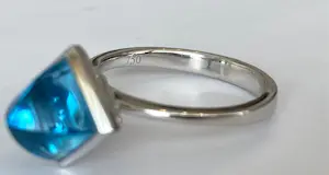 Witgouden 18 kt ring met topaas en diamanten kopen? Bied vanaf 750!