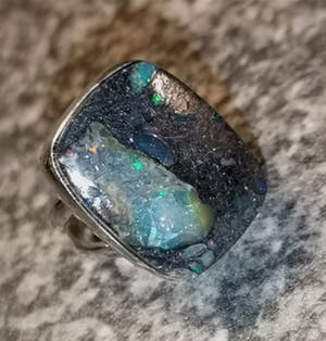 Niet of onleesbaar gesigneerd - Zilveren ring met Ethiopische opaal kopen? Bied vanaf 10!