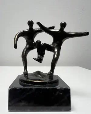 Corry Ammerlaan - handgesigneerde sculptuur | 'Samen spelen' kopen? Bied vanaf 20!