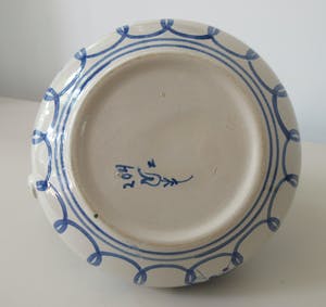 Niet of onleesbaar gesigneerd - Blauw witte art deco platelen Hengselkan kopen? Bied vanaf 1!