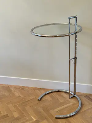 Eileen Gray - Toegeschreven verstelbare bijzettafel E 1027 kopen? Bied vanaf 175!