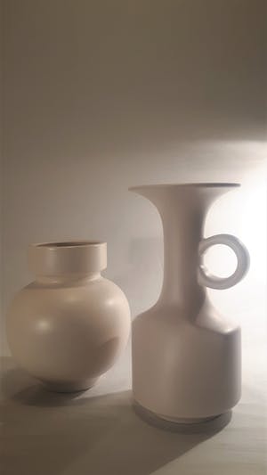Plateelbakkerij Flora - Twee vazen kopen? Bied vanaf 1!