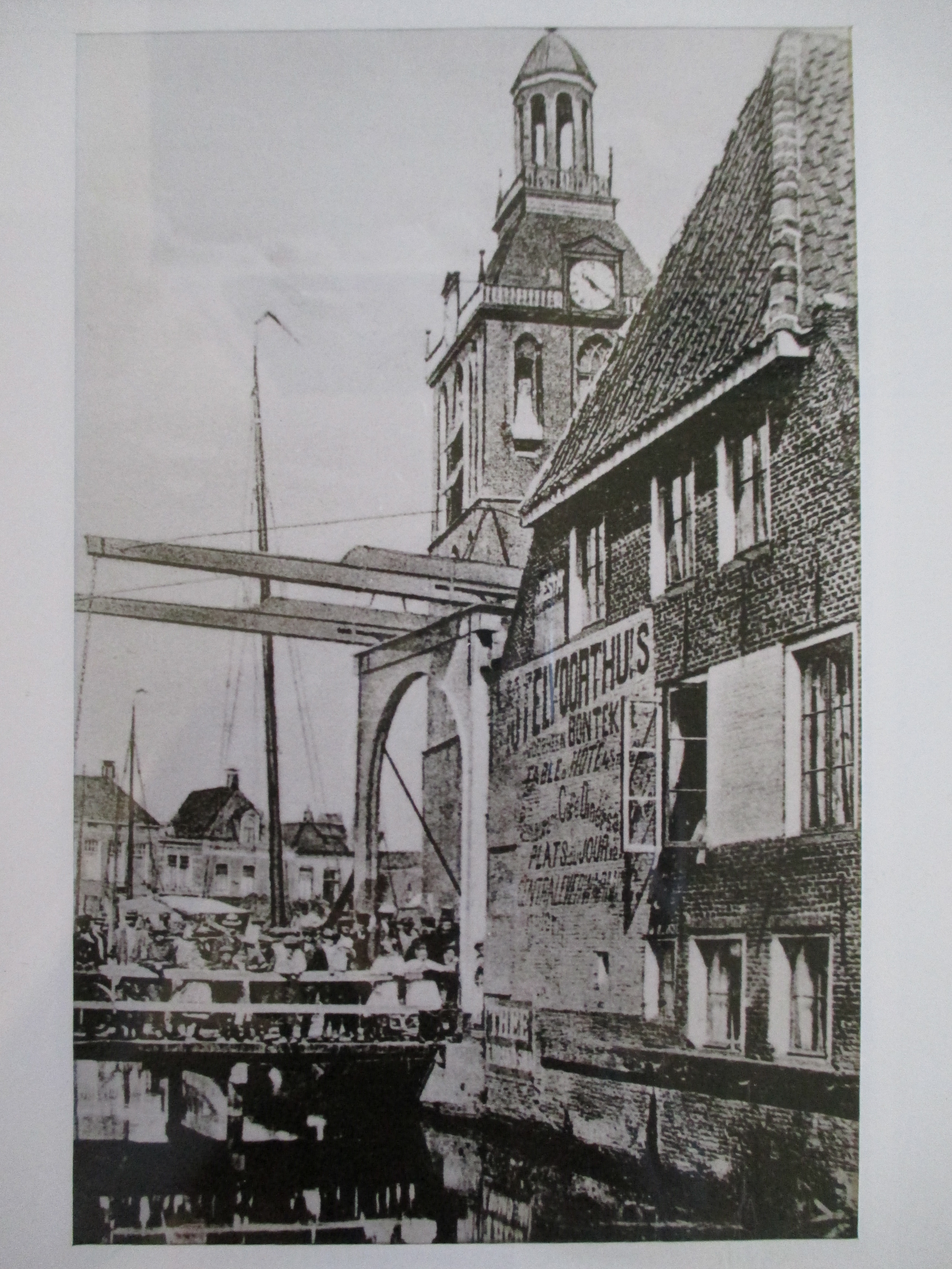 Niet of onleesbaar gesigneerd - Ingelijste foto Hotel Voorthuis Meppel kopen? Bied vanaf 1!