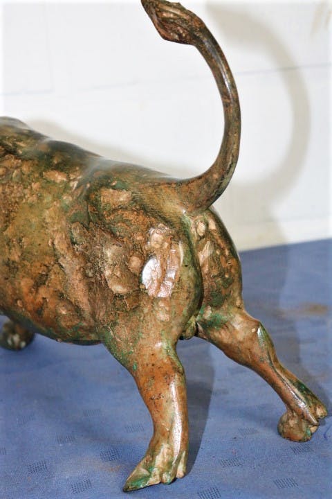 Pierre Chenet - vol bronzen aanvallende stier kopen? Bied vanaf 350!