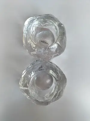 Kosta Boda - Twee theelichthouders "Snowball" kopen? Bied vanaf 1!