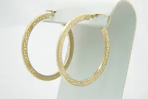 83 - Elegante z.g.a.n. set 14krt geelgouden oorringen met meander motief kopen? Bied vanaf 130!