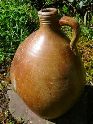 Niet of onleesbaar gesigneerd - Grote baardkruik (zonder baard) verkocht voor € 1!