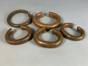 Benin - 201008 - Large Tribal used 5 bracelets or manilla's - Nigeria. kopen? Bied vanaf 65!