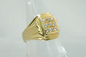 34 - Vintage 18krt geel-gouden pavé ring met 9 briljant gesl. (0.50ct) diamant kopen? Bied vanaf 380!