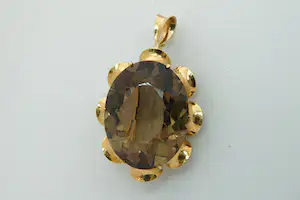 18K Goud - Klassiek 18 Krt gouden montuur met grote (ca 85ct!!) rook-kwarts edelsteen kopen? Bied vanaf 340!