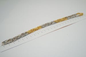 1229 - Stevig Italiaans 18 karaats BI-color met "Monte  Carlo" schakel - gekeurd kopen? Bied vanaf 1570!