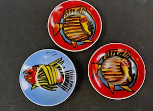 Corneille - Kunstbord met drie schaaltjes - op achterzijde gesigneerd kopen? Bied vanaf 1!