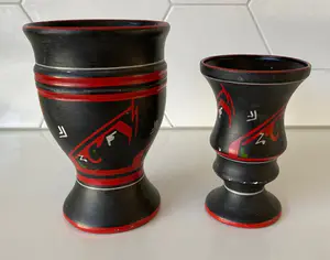 Kunstaardewerkfabriek Ed. Antheunis - Twee koudlak platelen vazen decor Irma kopen? Bied vanaf 1!
