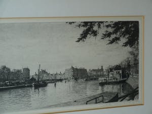 Maarten Langbroek - Ingelijste ets, Prins Hendrikkade, Amsterdam – ca. 1970 kopen? Bied vanaf 40!
