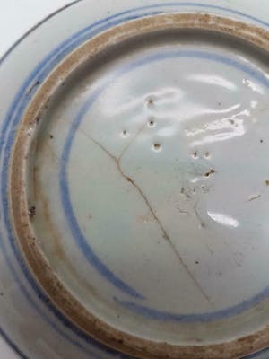 Niet of onleesbaar gesigneerd - Antiek Chinees porselein bordje blauw wit Ming periode, eind 16e -begin 17e eeuw kopen? Bied vanaf 1!