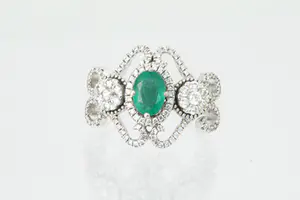 34 - Prachtige BWGG witgouden dames ring met diamant en ovalen smaragd. kopen? Bied vanaf 330!