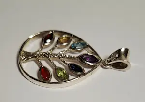 n nieuwstaat levensboom met  zilveren hanger, met 7 gefacetteerde edelstenen kopen? Bied vanaf 40!