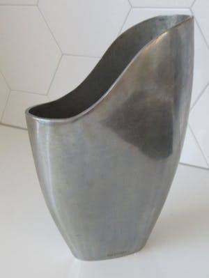 Anna Efverlund - Grote Aluminium Design Vaas kopen? Bied vanaf 35!