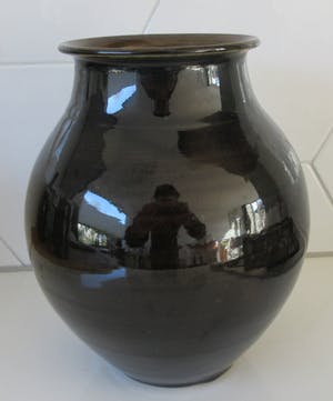 Niet of onleesbaar gesigneerd - Studio keramische donkergroen geglazuurde vaas kopen? Bied vanaf 10!