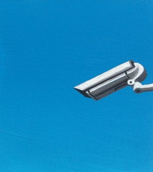 Gerard Boersma - Security Camera 42 (Stilleven van CCTV beveiligingscamera tegen blauwe lucht) kopen? Bied vanaf 75!