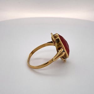 14kt gouden ring met carneool, mt 56(17,75) 2,73gr kopen? Bied vanaf 100!