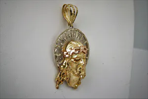 Markante 14Krt tri-color gouden Jezus met doornenkroon en Halo - hanger kopen? Bied vanaf 180!