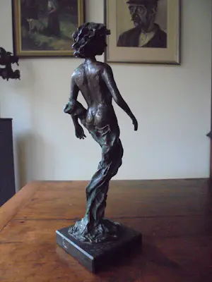 Marianne Houtkamp - Elegante, jonge dame.Prachtig patina! kopen? Bied vanaf 525!