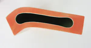 Ines de Booy - Twee kleurrijke keramieken vazen met golfende vorm kopen? Bied vanaf 60!