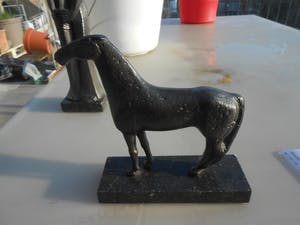 Jozef van Acker - 2 Gietijzer beeldjes kopen? Bied vanaf 150!