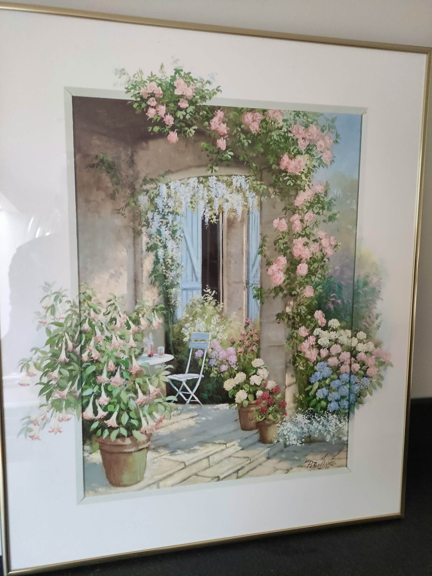 Peter Motz - dubbel zicht op binnenplaats met bloemen kopen? Bied vanaf 100!