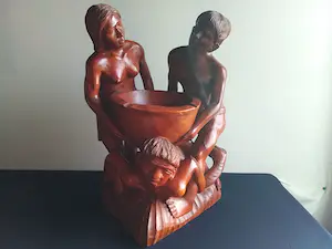 Niet of onleesbaar gesigneerd - Prachtig houten beeld van bontoc stam uit de Filippijnen kopen? Bied vanaf 1!