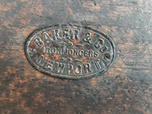 Niet of onleesbaar gesigneerd - Antieke Baker & Co Newport kist kopen? Bied vanaf 10!