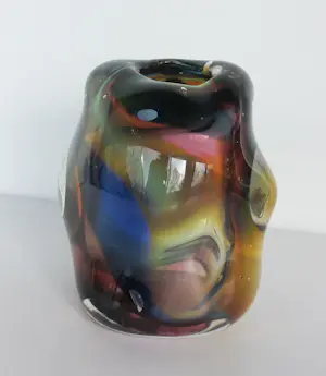 Yvon Trossèl - Glazen vaas met diverse kleuren kopen? Bied vanaf 100!