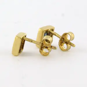 14k geel gouden oorknoppen bezet met saffier en briljant geslepen diamant kopen? Bied vanaf 125!